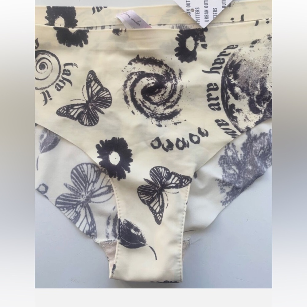 URBAN OUTFITTERS Panties OUT FROM UNDER Laser NO LINES Hipster Earth Flowers NWT - Picture 3 of 3